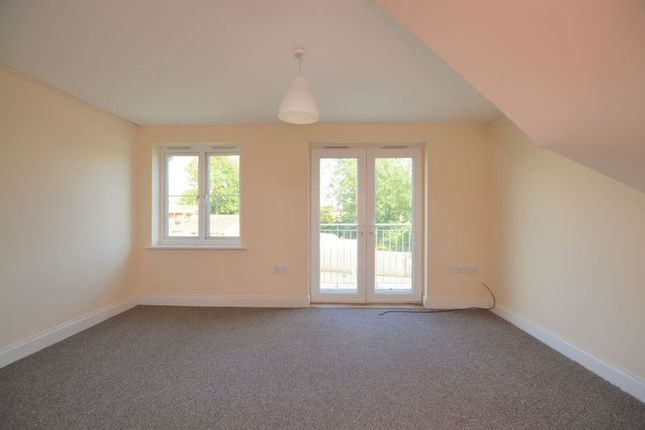 Thumbnail Flat to rent in Telford Drive, Cippenham, Slough