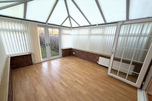 13, Farrier Close, Sale photo 4