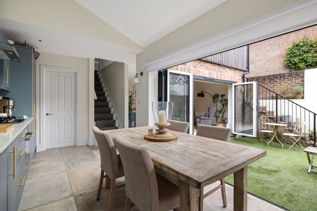 19 St. Christophers Road, Haslemere photo 4