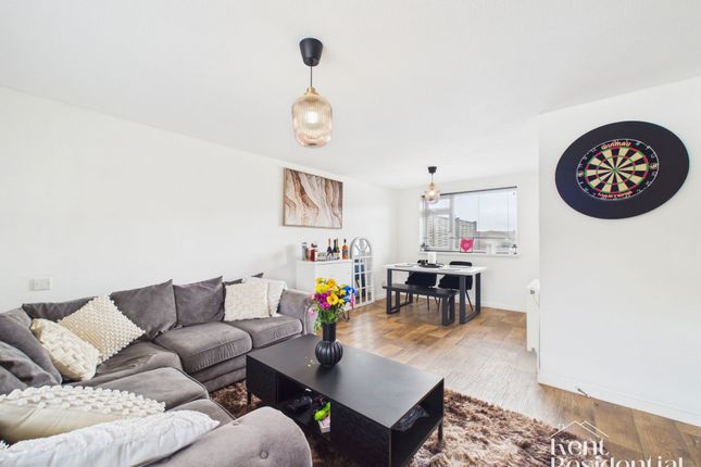 3-bed flat on Castle Road, Maidstone, £175,000