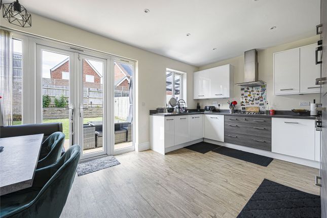 16, Tickner Drive, Ebbsfleet Valley photo 4