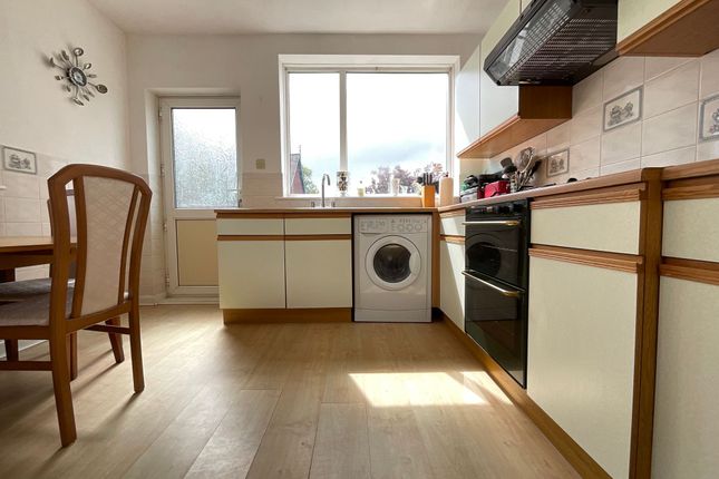18 Meadow Drive, Scarborough photo 3