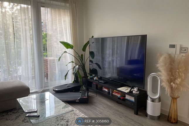 Flat, The Ridgeway Medawar Drive, London photo 3