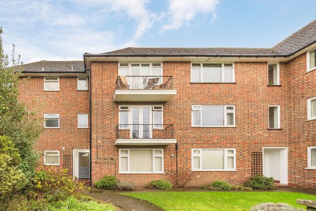 2-bed flat on Flat 6, Queens Walk House, Queens Walk, London, £475,000
