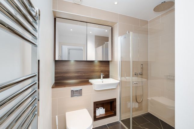 Flat 3, 5, Queensland Road, London photo 4