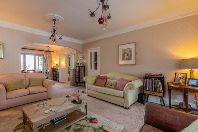 19, Llwyn Y Pia Road, Cardiff photo 4