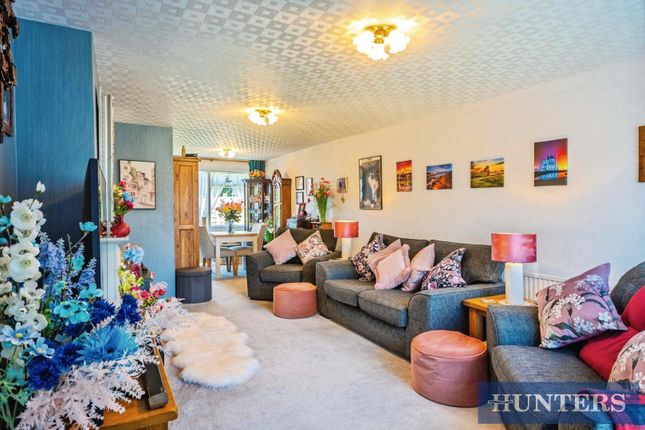5, Duncombe Close, Scarborough photo 4