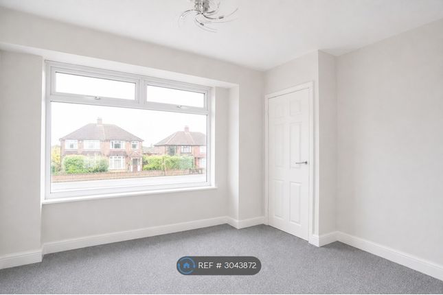 Hollinwood Avenue, Chadderton, Oldham photo 5