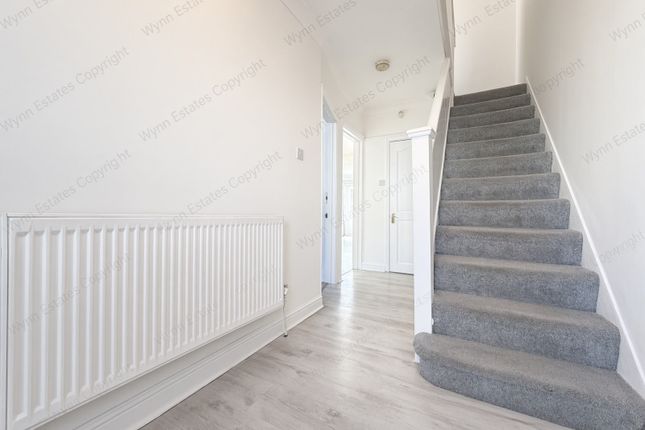 24, Burnham Gardens, Hounslow photo 2