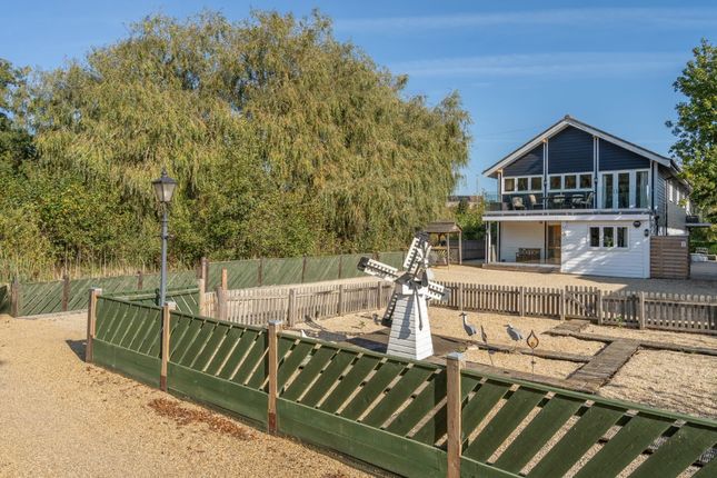 Tree House, 38, Ropes Hill Dyke, Norwich photo 2