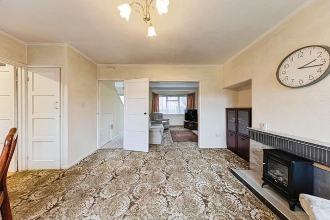 3, Hortonsfield Road, Yardley Gobion photo 3