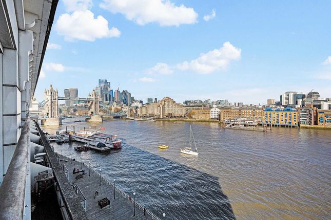 Flat 712, Spice Quay Heights, 32, Shad Thames, London photo 2