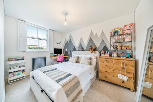 End terrace house for sale in Kings Road, Henley-On-Thames, Oxfordshire RG9.