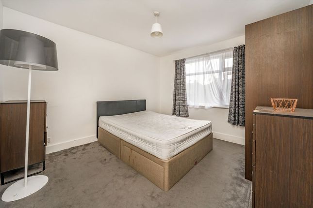 Weald Lane, Harrow photo 4