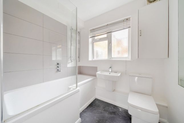 9 Warren Court, 28, Copers Cope Road, Beckenham photo 5