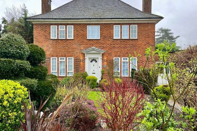 Thumbnail Detached house to rent in Coles Green, Bushey Heath, Bushey, Hertfordshire