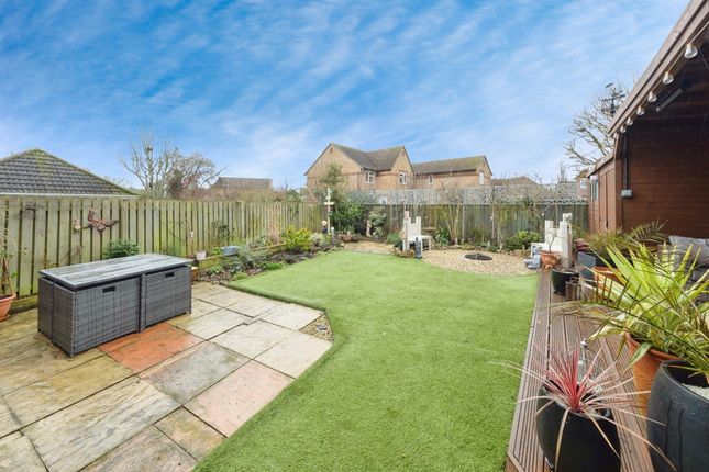 12, Wild Cherry Close, Daventry photo 3