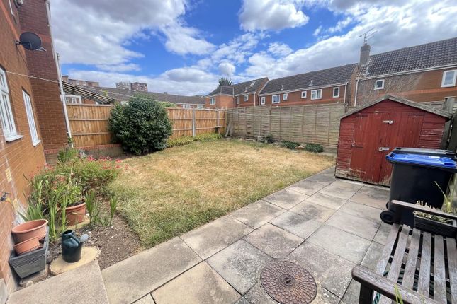 5, Fell Grove, Leamington Spa photo 4