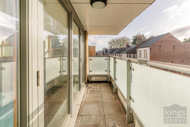 6 Tom Dove Place, Hampden Lane, London photo 4