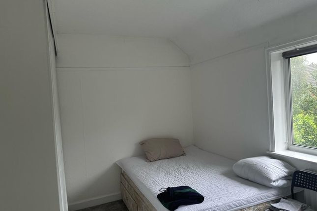 75, Lyndene Road, Manchester photo 5