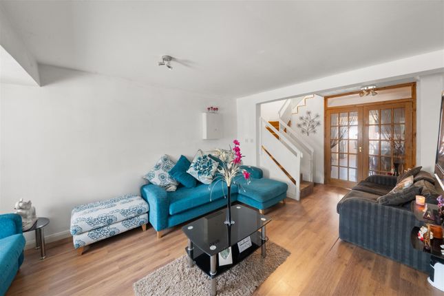 73, Juniper Way, Hayes photo 2