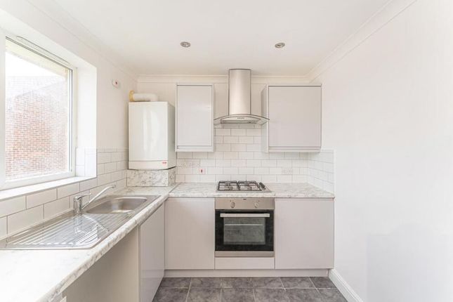 Flat 11 Winchester Court, 242 Billet Road, Walthamstow, London, E17 5HE photo 4