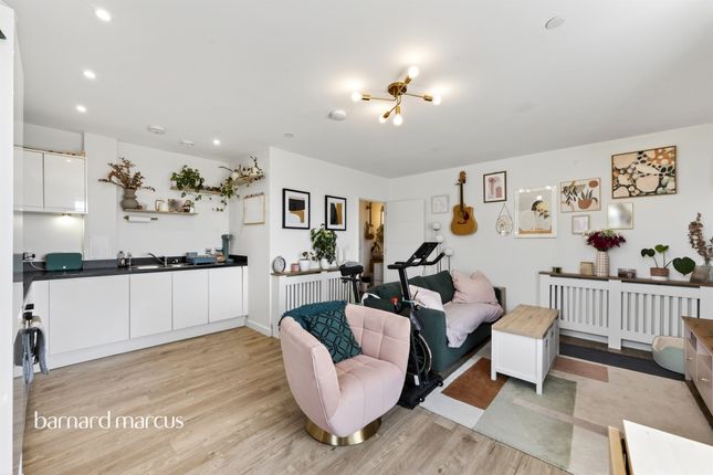 Flat 49, Grafham House, 11, St. Johns Road, New Malden photo 2