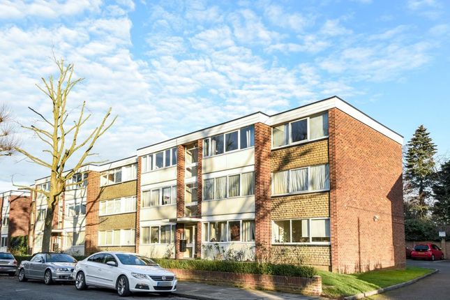 Flat to rent in Salisbury Avenue, Finchley