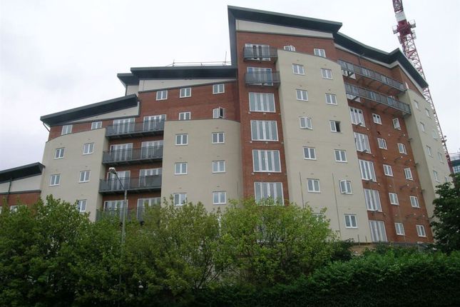 1 bed flat to rent in Aspects Court, Slough