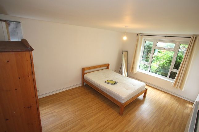 Flat to rent in Anglesea Road, Kingston Upon Thames