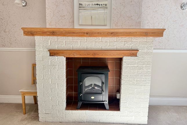 7, Bank Street, Holmfirth photo 5
