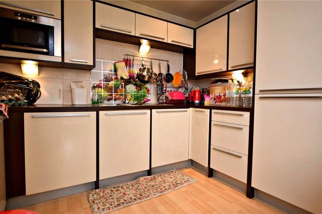Flat 16,, Wells Crescent, Chelmsford photo 4