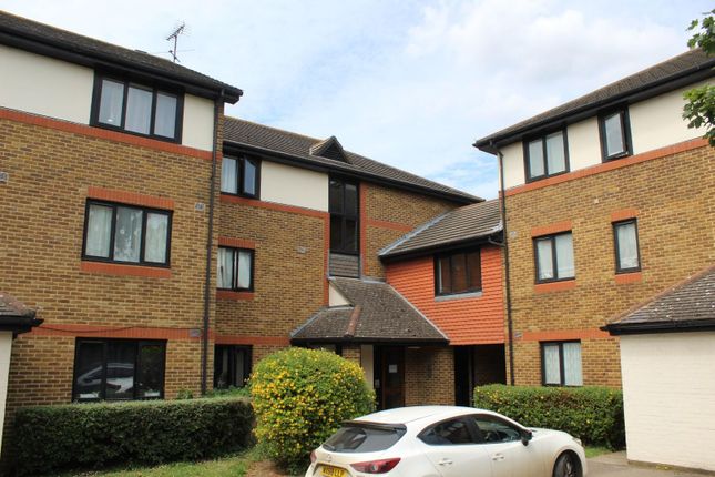 Property to rent in St. James Lane, Greenhithe
