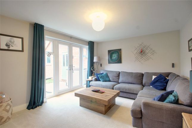 22, Kukri Gardens, Fleet photo 4