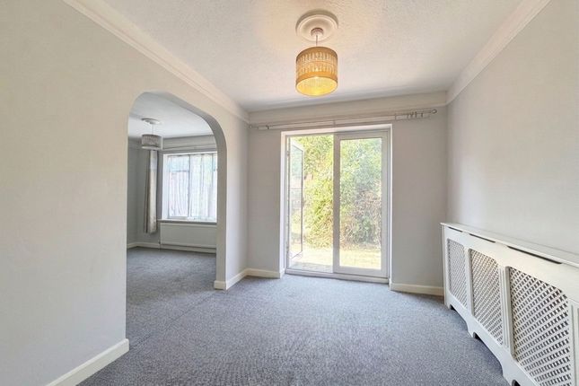 14 Huxley Close, Uxbridge photo 3