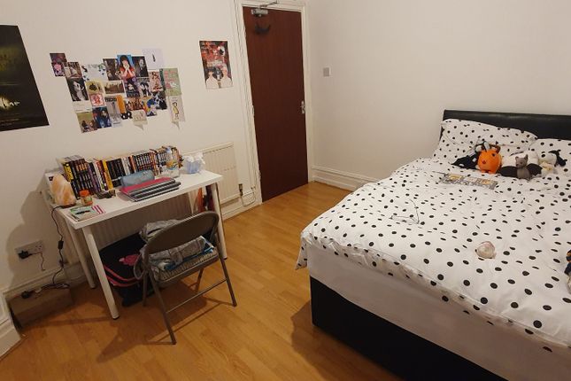 32 Mackintosh Place, Cardiff photo 4