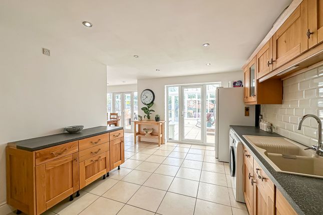 12 Fairacres Road, Wirral photo 3