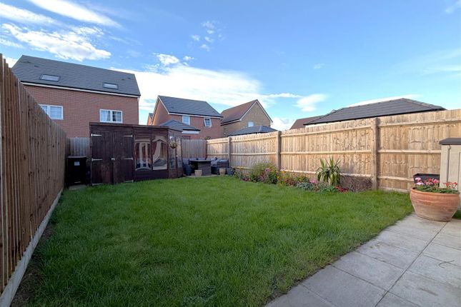 11, Digby Avenue, Newark photo 3