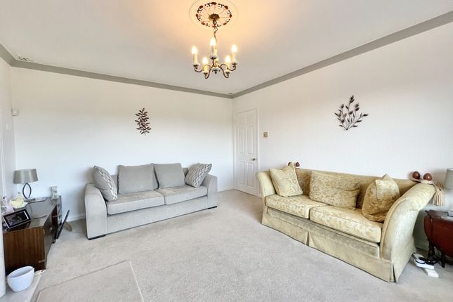 25, Snowshill Crescent, Cleveleys photo 3