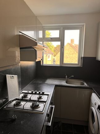 Flat to rent in Cannon Lane, Pinner