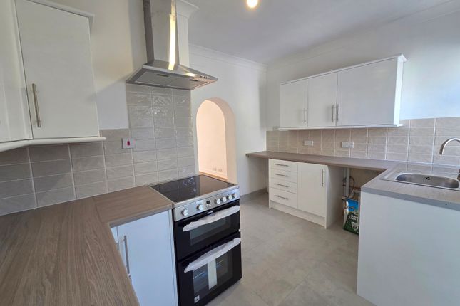 112, Leesland Road, GOSPORT photo 2