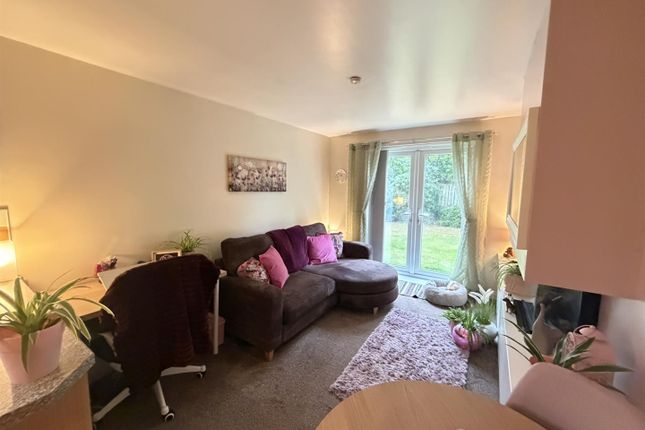 Flat 3, 21, The Plantations, Bradford photo 2
