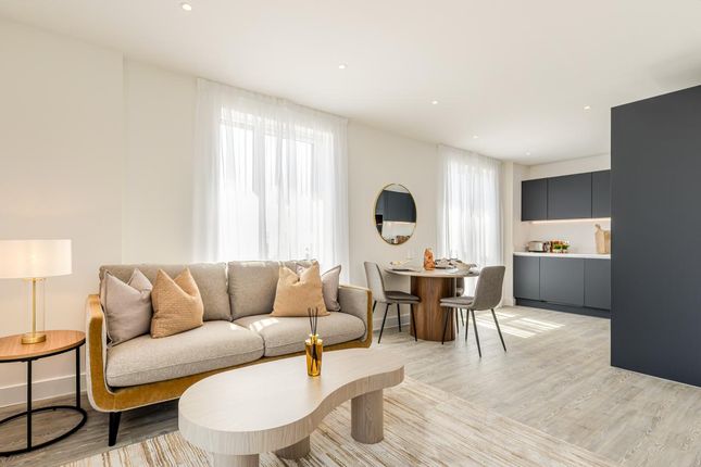 1-bed flat on Lampton Road, Hounslow, £355,000
