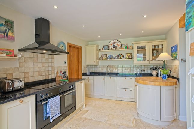 Country house to rent in Taston, Chipping Norton