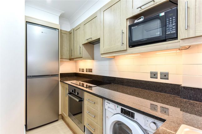 Flat 4, 31-34,, St. Andrew's Hill, London photo 4