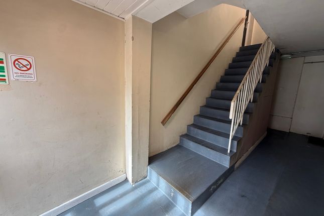 Flat 12a 21-29 , Norwood Road, Southall photo 4