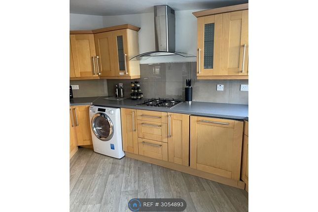 Dovedale Avenue, Clayhall, Ilford photo 4