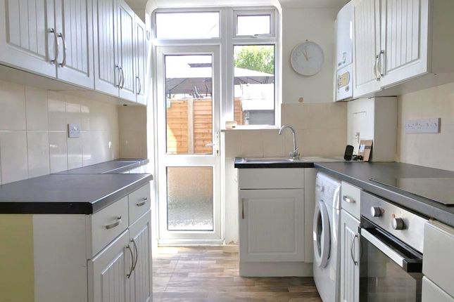 144, Victoria Road, Surrey photo 2