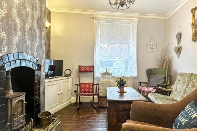 61, West Street, Leek photo 4