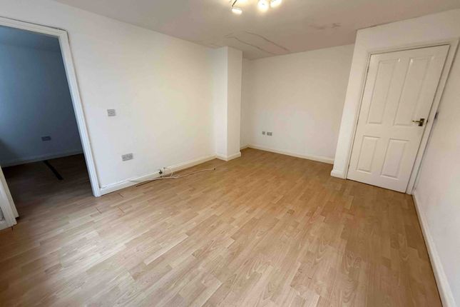 FLAT 1, THE CHAPEL, ROWLAND ROAD ,, SCUNTHORPE, photo 5